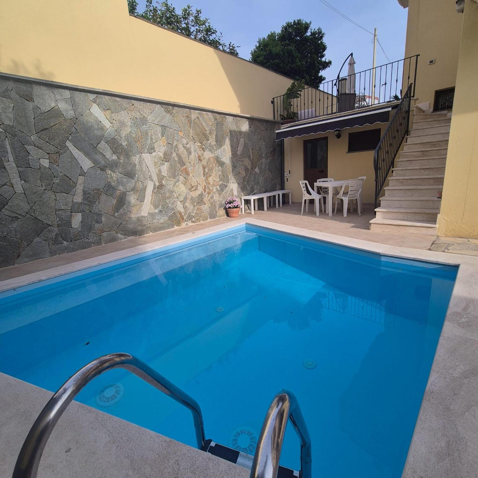 Exclusive Use Swimming Pool Available From June To September Кальяри Экстерьер фото